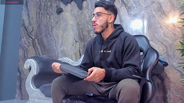 Liam Kleiin online show from 01-28-25, 11:38