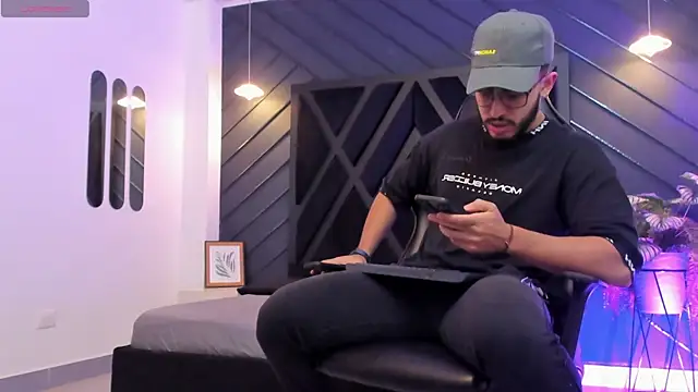 Liam Kleiin online show from 10-04-25, 11:19