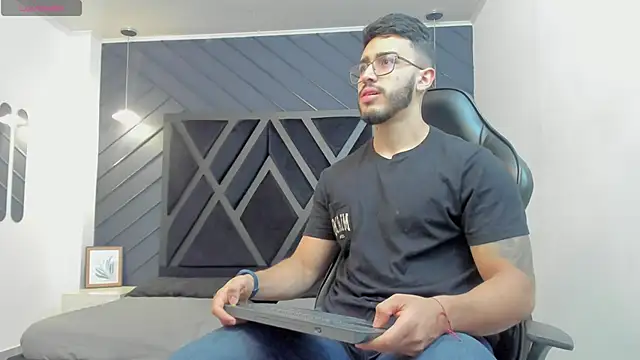 Liam Kleiin online show from 11-13-25, 11:20