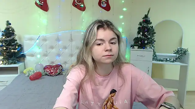 TinaRedly online show from 01-13-25, 09:42