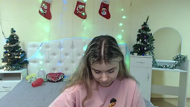 TinaRedly online show from 01-14-25, 03:53