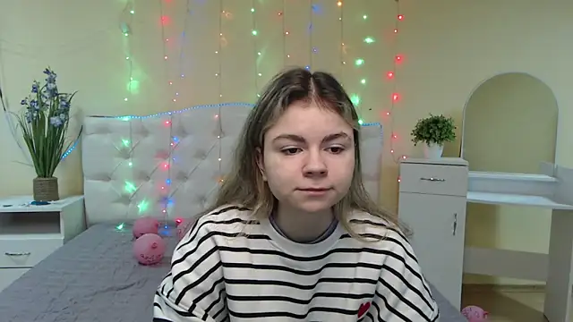 TinaRedly online show from 01-23-25, 06:49