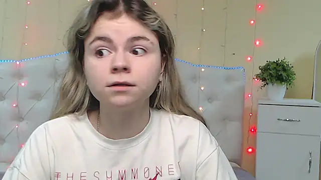 TinaRedly online show from 02-04-25, 12:40