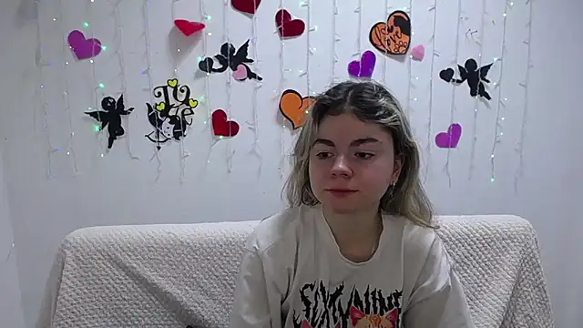 TinaRedly online show from 02-12-25, 12:48