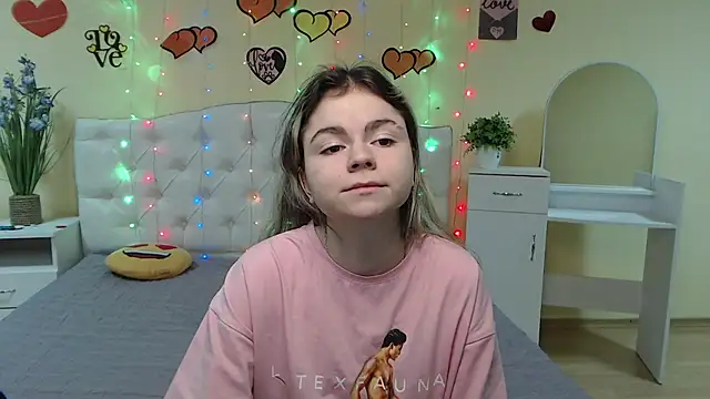 TinaRedly online show from 03-08-25, 01:03