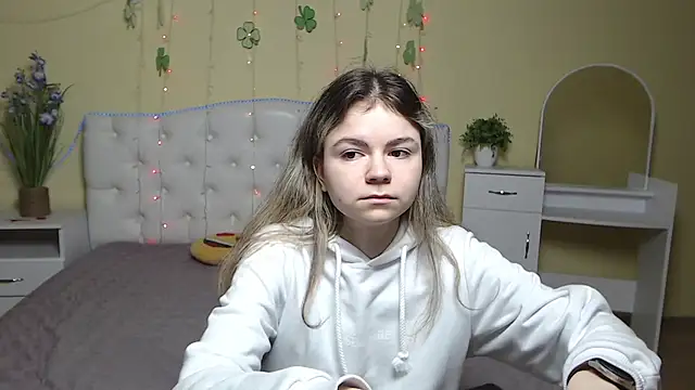 TinaRedly online show from 03-22-25, 09:10