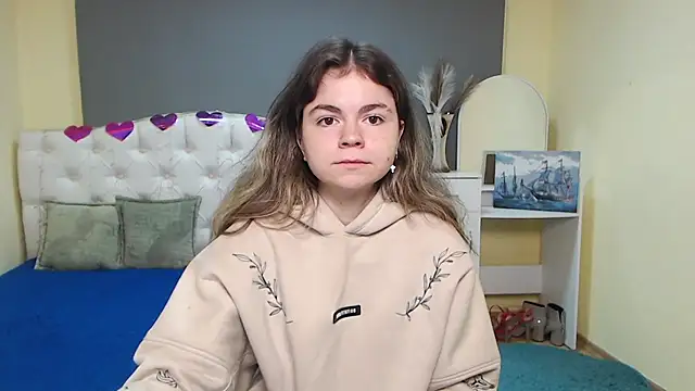 TinaRedly online show from 09-29-25, 05:45