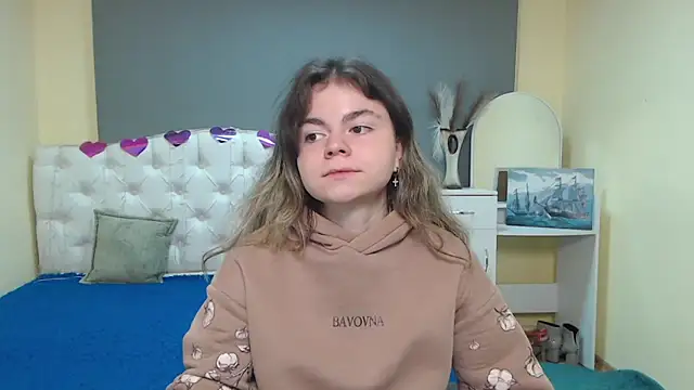 TinaRedly online show from 10-15-25, 06:35