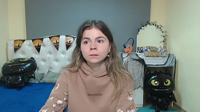 TinaRedly online show from 10-19-25, 05:35