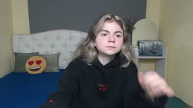 TinaRedly online show from 11-10-25, 06:40