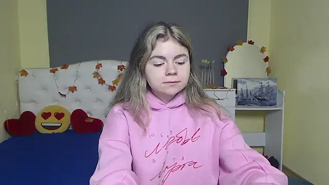 TinaRedly online show from 11-14-25, 06:56