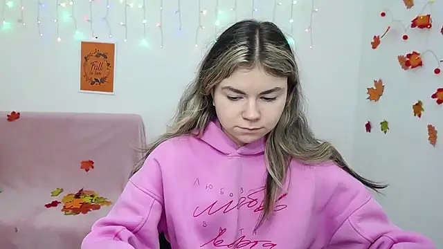 TinaRedly online show from 12-03-25, 06:39