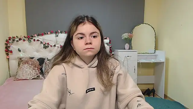 TinaRedly online show from 03-18-26, 10:40