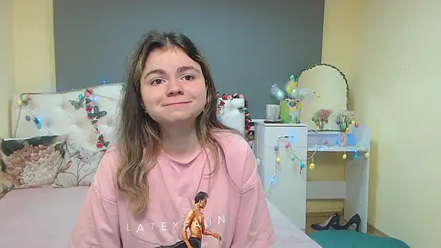 TinaRedly online show from 04-11-26, 07:45