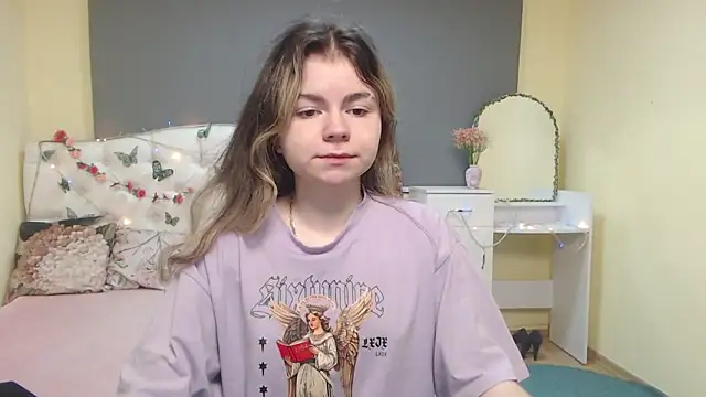 TinaRedly online show from 04-16-26, 06:36