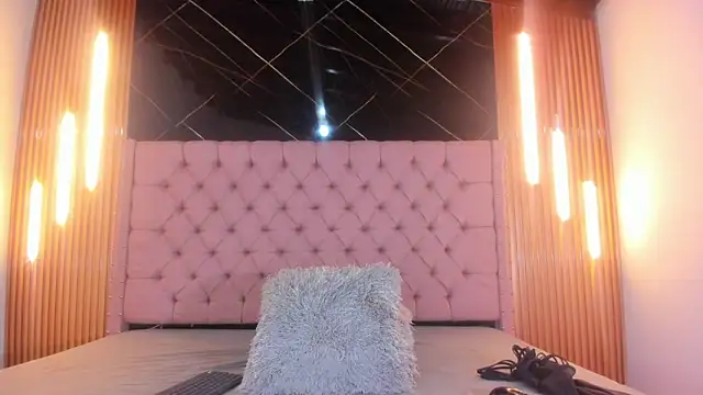 AinaPink online show from 02-18-26, 10:22