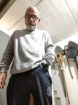 Snapshot of bottomhairy chatting on 02-11-26, 05:07 bottomhairy online show from 02-11-26, 05:07