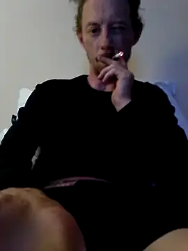 Snapshot of elmerfuddin87 chatting on 09-27-25, 03:44 elmerfuddin87 online show from 09-27-25, 03:44