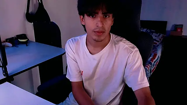 Snapshot of Thieves9 chatting on 12-10-24, 05:44 Thieves9 online show from 12-10-24, 05:44