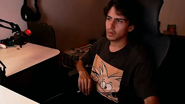 Snapshot of Thieves9 chatting on 12-15-24, 05:13 Thieves9 online show from 12-15-24, 05:13