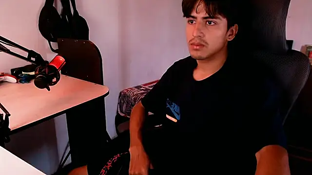 Snapshot of Thieves9 chatting on 01-12-25, 04:50 Thieves9 online show from 01-12-25, 04:50