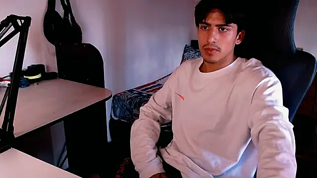 Snapshot of Thieves9 chatting on 01-14-25, 08:37 Thieves9 online show from 01-14-25, 08:37