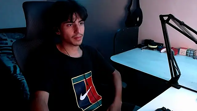 Snapshot of Thieves9 chatting on 01-24-25, 04:16 Thieves9 online show from 01-24-25, 04:16