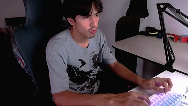 Snapshot of Thieves9 chatting on 02-10-25, 09:36 Thieves9 online show from 02-10-25, 09:36