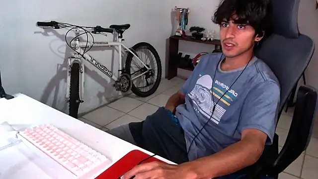 Snapshot of Thieves9 chatting on 09-10-25, 06:41 Thieves9 online show from 09-10-25, 06:41