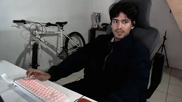 Snapshot of Thieves9 chatting on 10-03-25, 03:09 Thieves9 online show from 10-03-25, 03:09