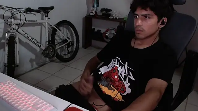 Snapshot of Thieves9 chatting on 10-07-25, 12:08 Thieves9 online show from 10-07-25, 12:08