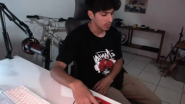 Snapshot of Thieves9 chatting on 10-09-25, 03:37 Thieves9 online show from 10-09-25, 03:37