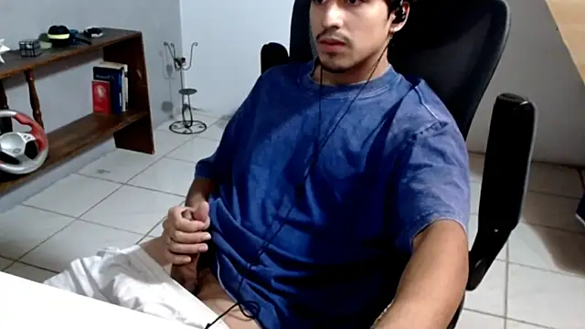 Snapshot of Thieves9 chatting on 01-11-26, 01:43 Thieves9 online show from 01-11-26, 01:43