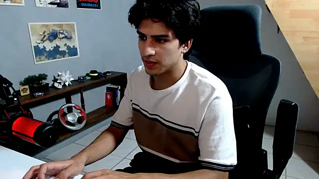 Snapshot of Thieves9 chatting on 01-16-26, 03:43 Thieves9 online show from 01-16-26, 03:43