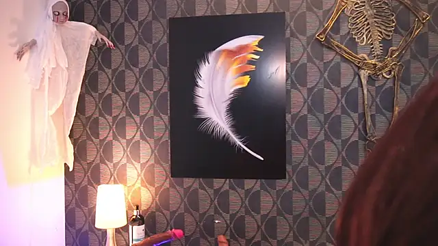 Snapshot of SharomRoss chatting on 10-31-25, 03:02 SharomRoss online show from 10-31-25, 03:02