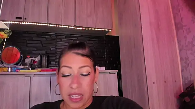 LaureenHills online show from 11-13-25, 10:19