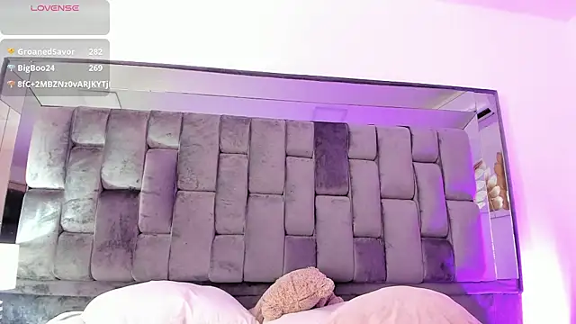 Snapshot of Chloe_evans__ chatting on 02-08-25, 02:38 Chloe evans online show from 02-08-25, 02:38