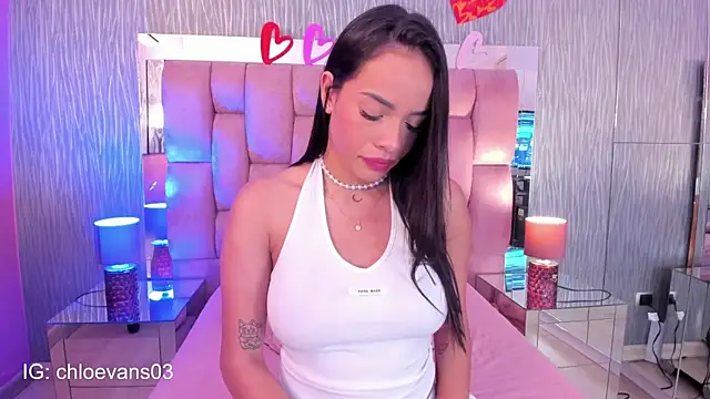 Snapshot of Chloe_evans__ chatting on 09-26-25, 11:36 Chloe evans online show from 09-26-25, 11:36