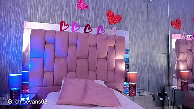 Snapshot of Chloe_evans__ chatting on 09-30-25, 11:37 Chloe evans online show from 09-30-25, 11:37