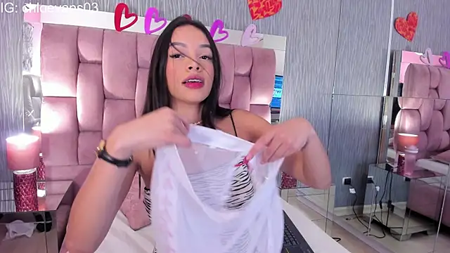 Snapshot of Chloe_evans__ chatting on 10-08-25, 11:41 Chloe evans online show from 10-08-25, 11:41