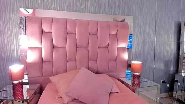 Snapshot of Chloe_evans__ chatting on 11-07-25, 11:43 Chloe evans online show from 11-07-25, 11:43