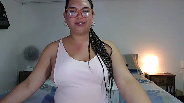 Snapshot of flowerdirtty chatting on 11-18-25, 08:35 flowerdirtty online show from 11-18-25, 08:35