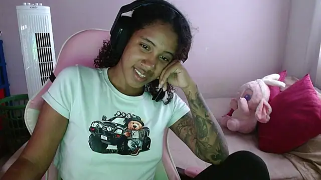 TiffanyRoouse online show from 03-19-25, 10:31