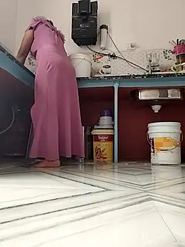 Snapshot of Archna-ji chatting on 09-09-25, 04:01 Archna-ji online show from 09-09-25, 04:01