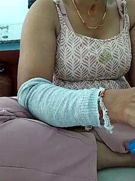 Snapshot of Archna-ji chatting on 10-07-25, 02:20 Archna-ji online show from 10-07-25, 02:20