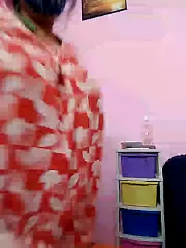 Snapshot of Kayra_34 chatting on 03-17-25, 02:08 Kayra 34 online show from 03-17-25, 02:08