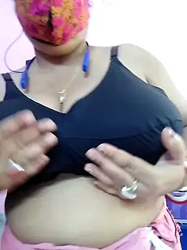 Snapshot of Kayra_34 chatting on 10-17-25, 06:16 Kayra 34 online show from 10-17-25, 06:16