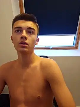 Snapshot of yanisyanisss chatting on 12-20-25, 03:30 yanisyanisss online show from 12-20-25, 03:30