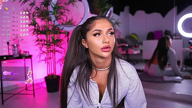 Snapshot of VanessaSimon chatting on 01-28-25, 06:16 VanessaSimon online show from 01-28-25, 06:16