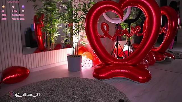 Snapshot of VanessaSimon chatting on 02-15-25, 06:44 VanessaSimon online show from 02-15-25, 06:44